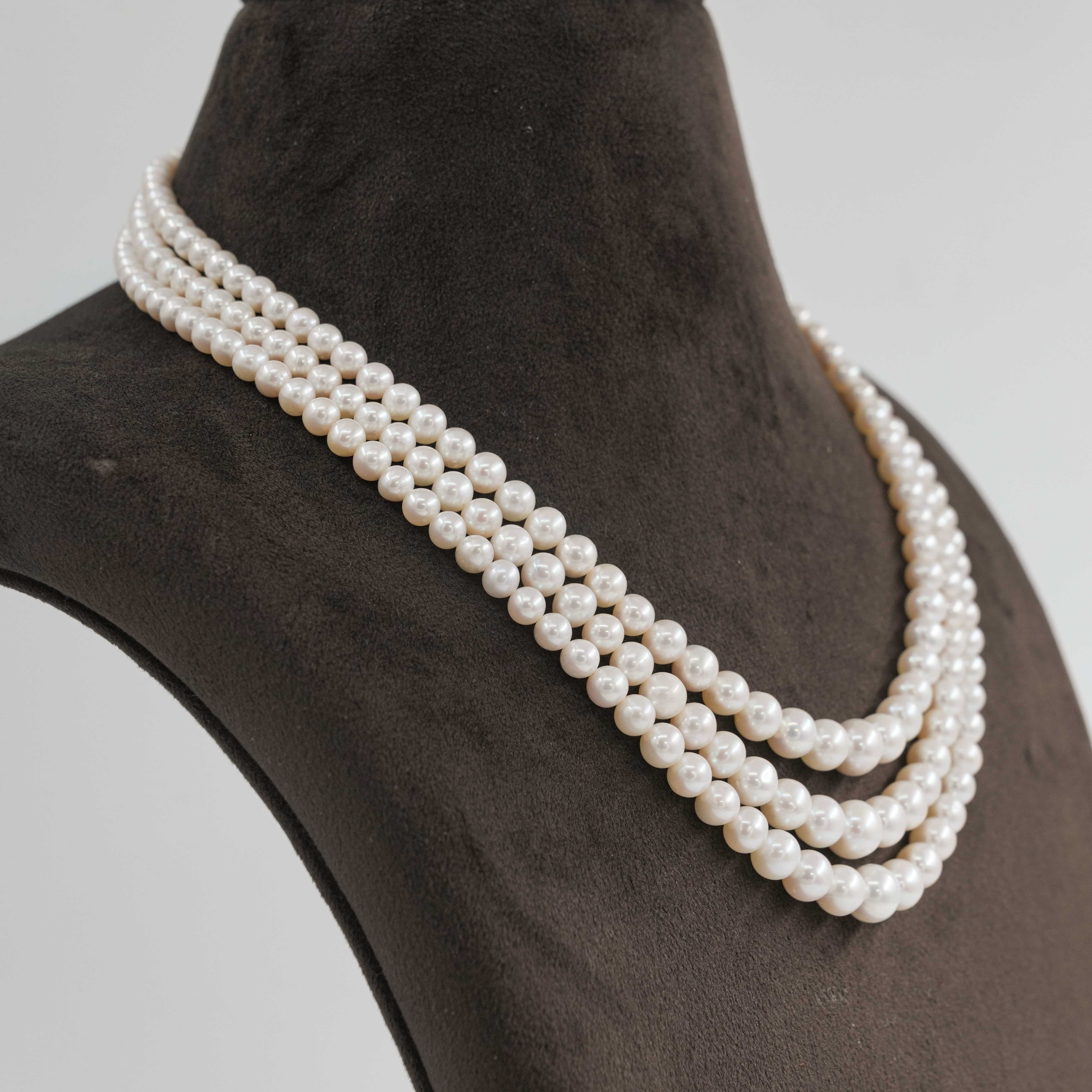 Order Classic Graduation Pearl Necklace online in Hyderabad